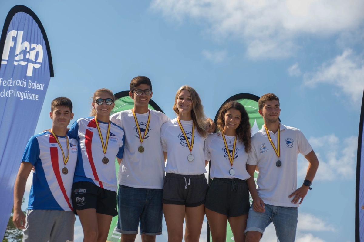 Club Amigos del Piraguismo - Podio Juvenil Mixto Campeonato de España